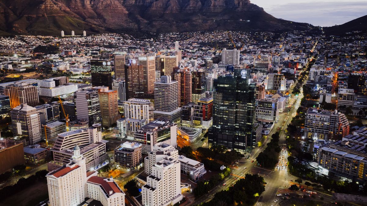 Aerial view of Cape Town skyline at twilight — South African retail vacuum bag market